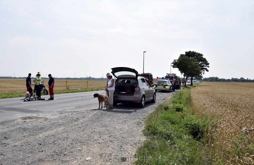 Schwerer Krad Pkw Unfall Koeln Porz Libur Liburer Landstr (Krad Fahrer nach Tagen verstorben) P001.JPG - Miklos Laubert